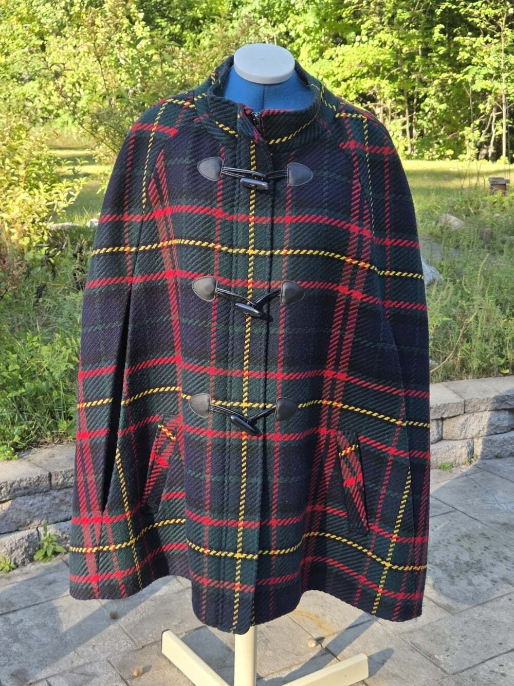 Talbot's Women Plaid Tartan Wool Blend Thick Cape Cloak Toggle Closure 3X